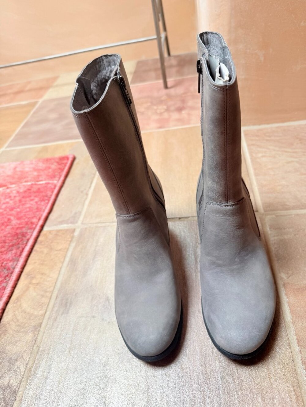 UGG Gray Suede Boots - NEW - Never been worn, Sz 7.5